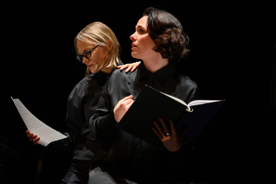 DEN GÖTTERN IN DIE SEELE BLICKEN